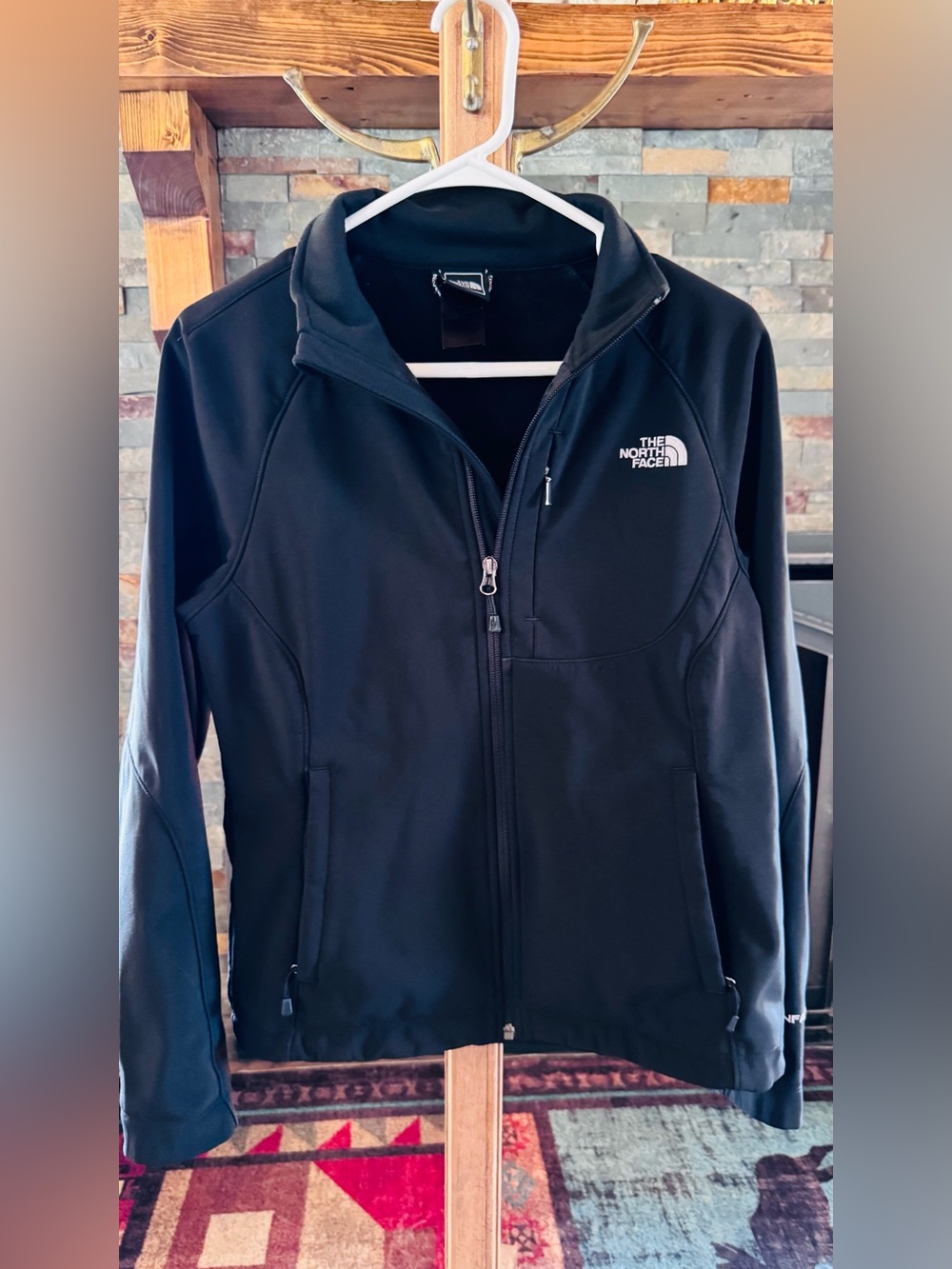The North Face Women's Black Full-Zip Softshell Jacket